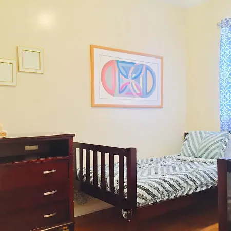 Apartment 2 Bedroom Flat Modern Decor *