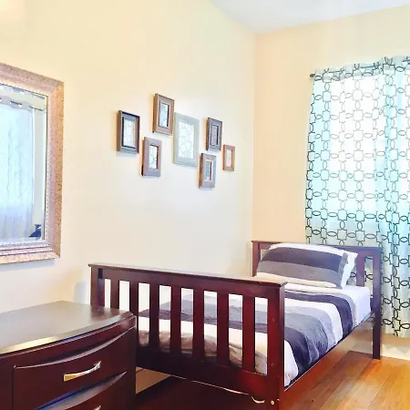 2 Bedroom Flat Modern Decor * New York