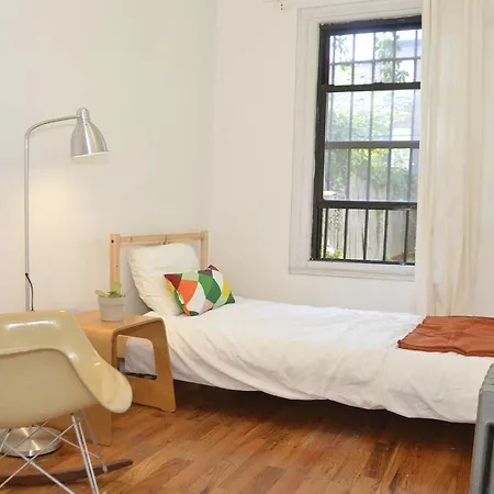 Classic Bed-stuy Brownstone Garden * New York