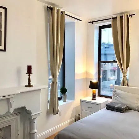 West 17th 3 *