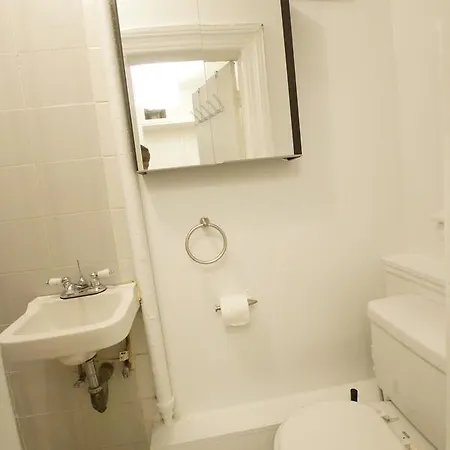 Apartment 1st Ave Apt 2