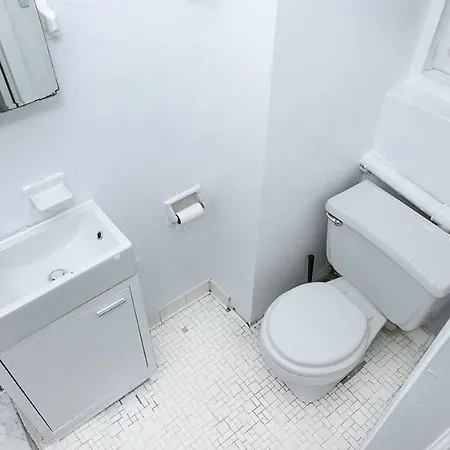 1st Ave Apt 9