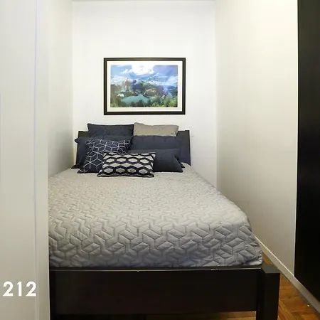 1st Ave Apt 7 Apartment *