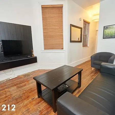 1st Ave Apt 9 Apartment