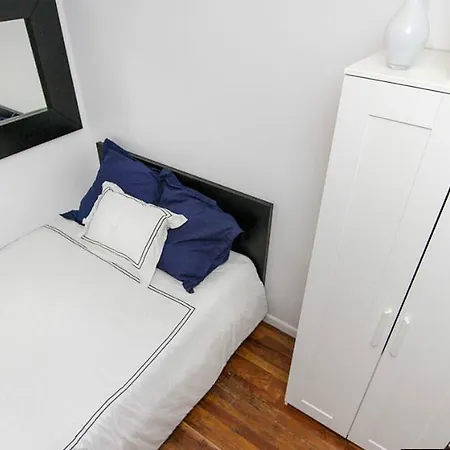 1st Ave Apt 9 *