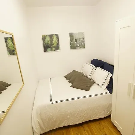 1st Ave Apt 2 Apartment
