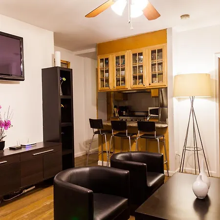 Elizabeth Street Apt 3 Apartment *