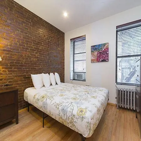 Mott Street Apt 1a New York