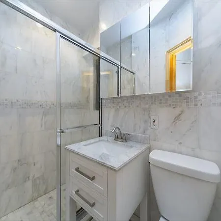 Apartment Mott Street Apt 1a *