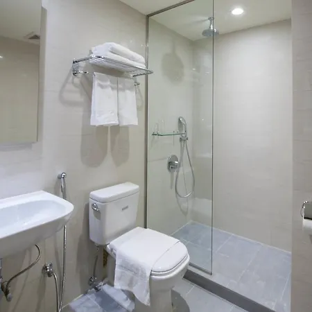 East 37th Street Apt 3r Apartment *
