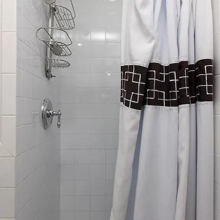 West 47th Street Apt 3b Apartment *