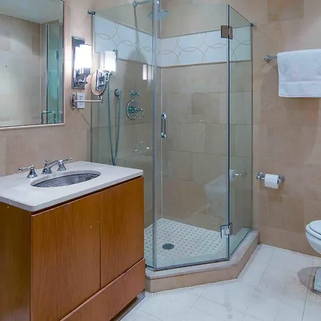 Apartment East 37th Street & Lexington Ave. Apt 1r *