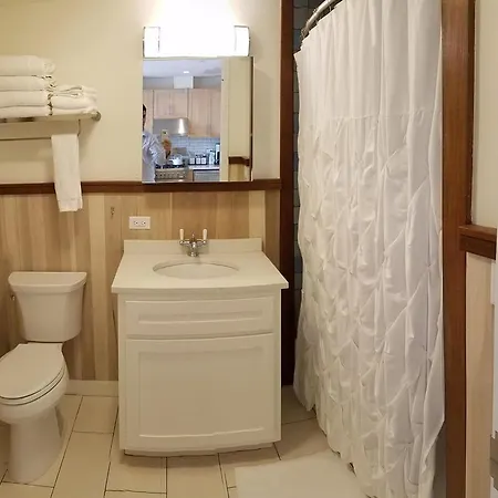 Best In Brooklyn- Private Two Bedroom In New Luxury Elevator Building New York