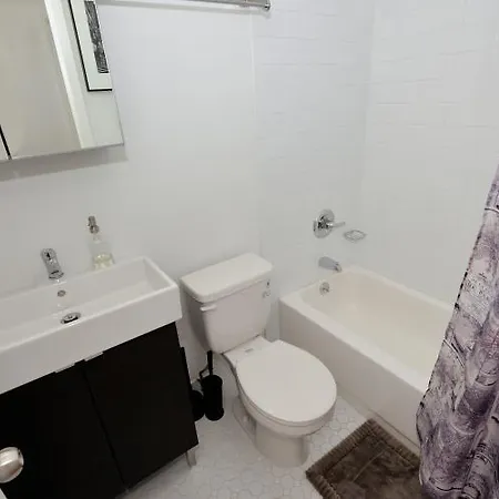 Stunning 2 Bed 2 Bath Ues Close To Museums