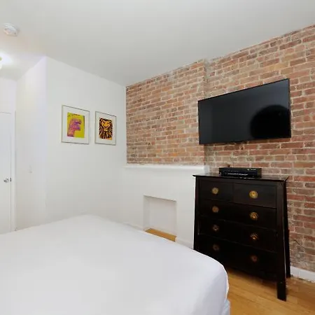 Stunning 2 Bed 2 Bath Ues Close To Museums Apartment *