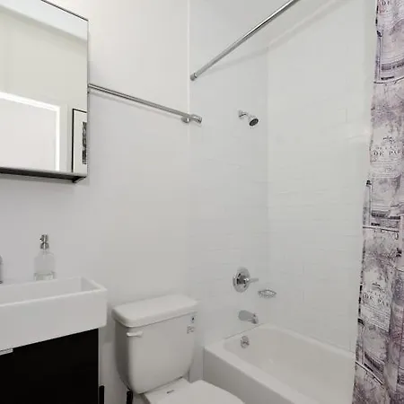Stunning 2 Bed 2 Bath Ues Close To Museums New York