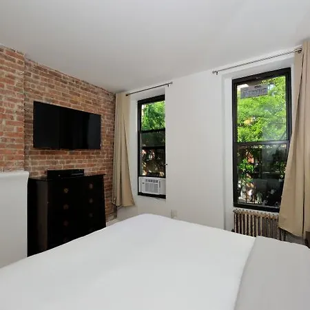 Stunning 2 Bed 2 Bath Ues Close To Museums Apartment