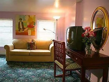 Chelsea Star Hotel 2*