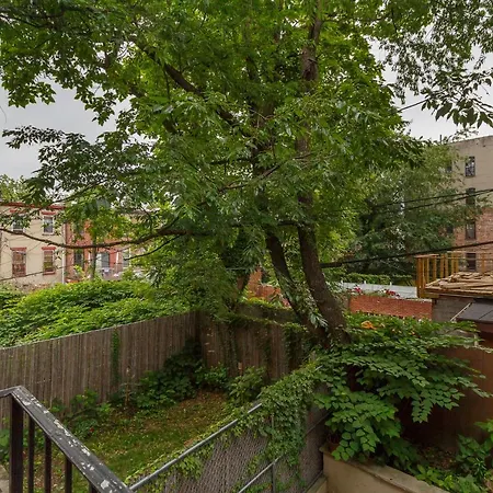 Apartment Oasis Near Malcolm Blvd *