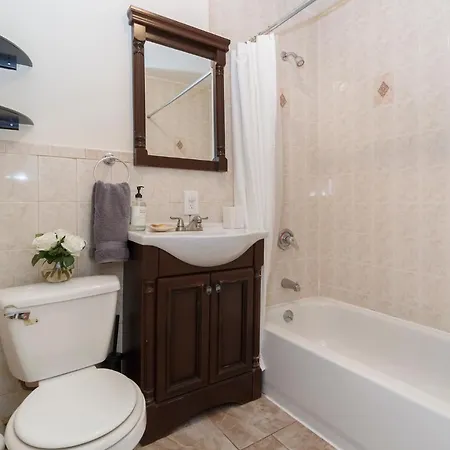 Apartment Oasis Near Malcolm Blvd *