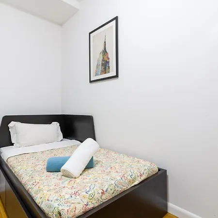 Times Square Two Bedroom Holiday Loft *
