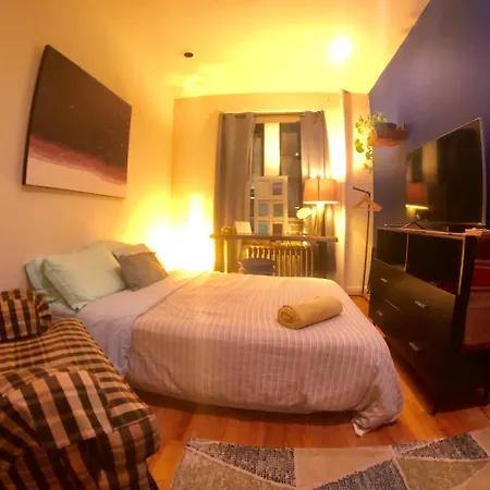 Homestay Private In Hells Kitchen *