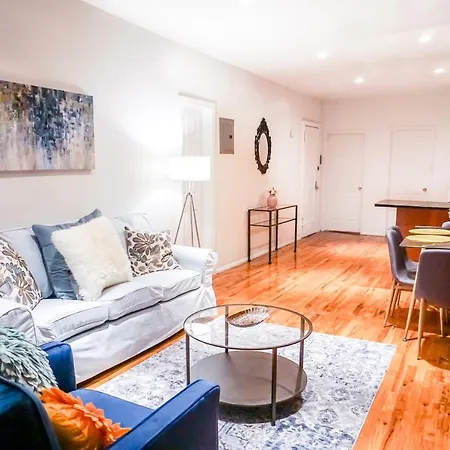3 Bedrooms 1 Bathroom By Times Square Apartment New York