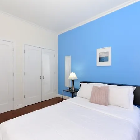 Midtown South One Bedroom Apartment *