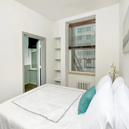 Central Two Bedroom In Times Square