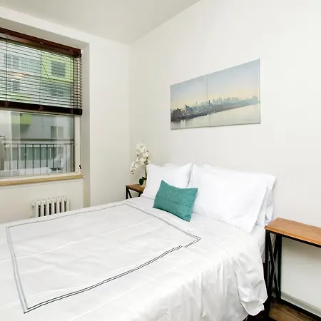 Central Two Bedroom In Times Square Apartment New York