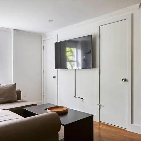 Bright, Spacious 3br/2ba In East Village, Great For Groups And Families! *