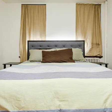 Cool Lower East Side 1br Duplex W/ Backyard! Apartment