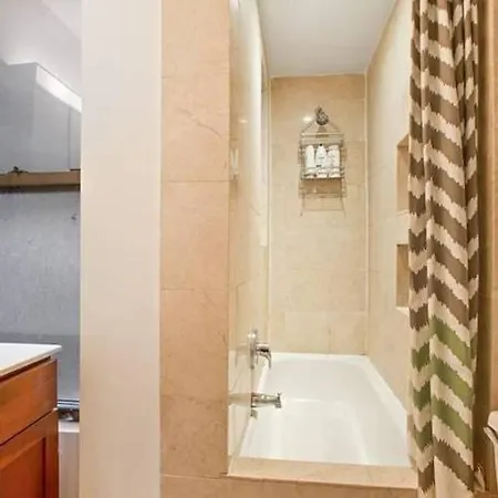 Perfect For Your Time In Nyc: Well-designed Lower East Side 1br Apartment *