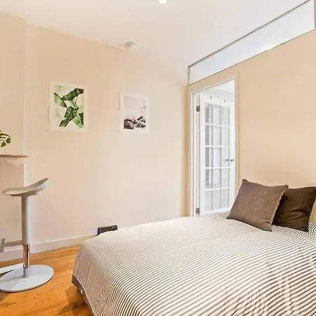 Apartment Perfect For Your Time In Nyc: Well-designed Lower East Side 1br *