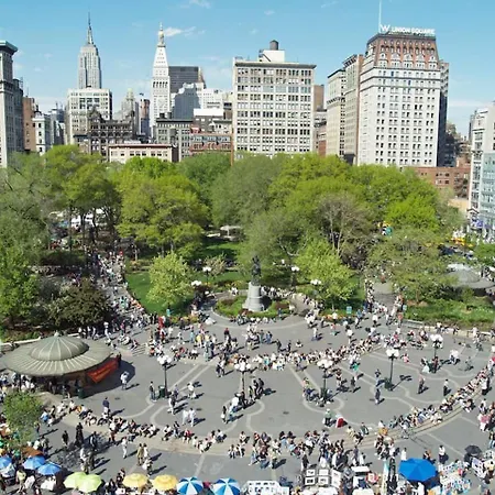 Perfect For Your Time In Nyc: Well-designed Lower East Side 1br Apartment *