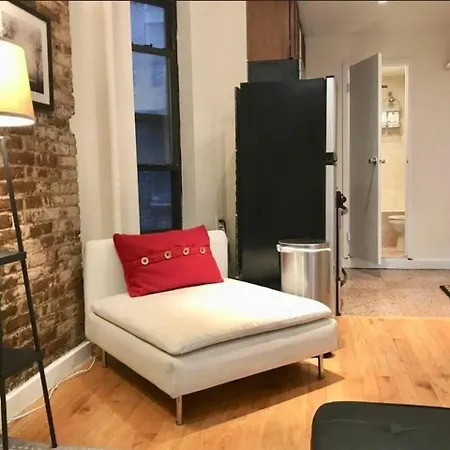 Perfect For Your Time In Nyc: Well-designed Lower East Side 1br *