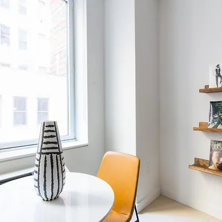 Dashing Suites At Wall Street By Sonder Aparthotel