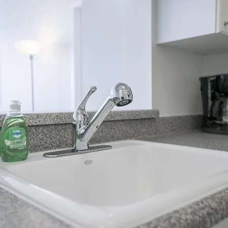 2 Beds 2 Baths In Midtown West Apartment