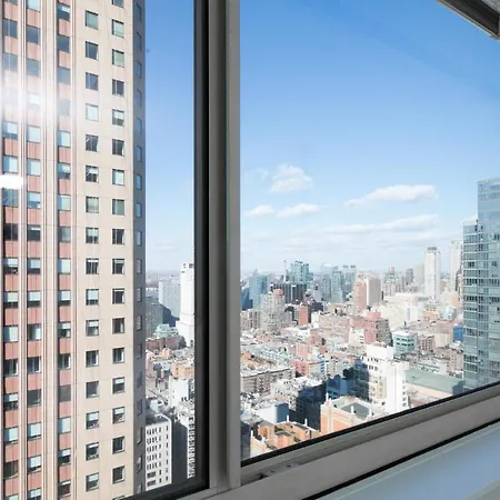 2 Beds 2 Baths In Midtown West Apartment *