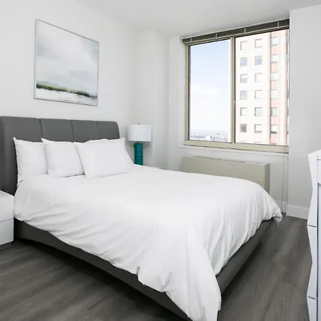 2 Beds 2 Baths In Midtown West Apartment New York