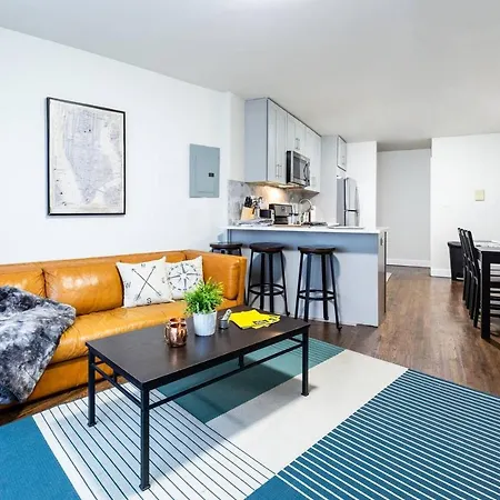 New Spacious 5bd 2ba Duplex W Patio 5 Mins To Nyc *