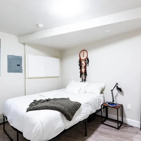 New Spacious 5bd 2ba Duplex W Patio 5 Mins To Nyc * New York