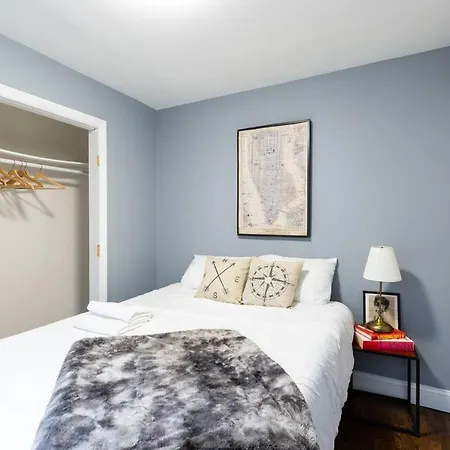New Spacious 5bd 2ba Duplex W Patio 5 Mins To Nyc Apartment *