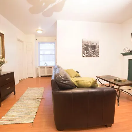 Central Two Bedroom In Times Square * New York
