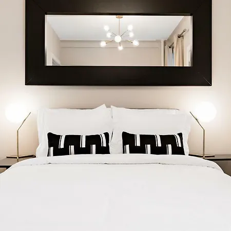 Spectacular Fifth Avenue Ultra Luxurious Large 3 Bed Gym Doorman Elevator Apartment New York