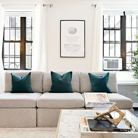 Spectacular Fifth Avenue Ultra Luxurious Large 3 Bed Gym Doorman Elevator Apartment New York