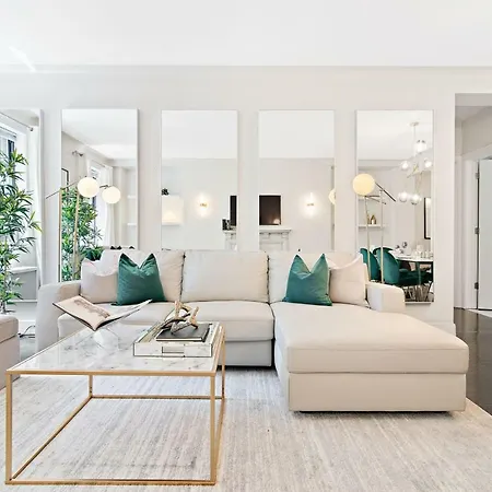 Spectacular Fifth Avenue Ultra Luxurious Large 3 Bed Gym Doorman Elevator New York
