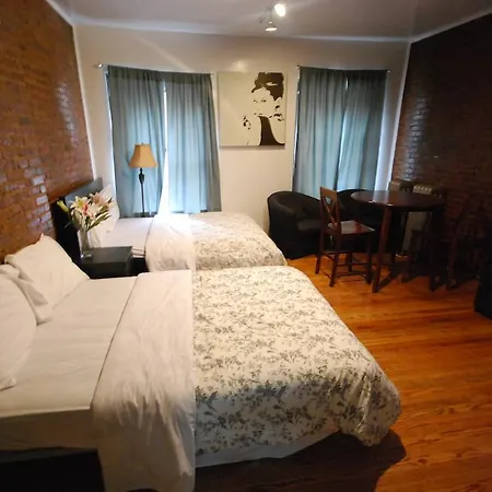 Studio In Times Square Apartment