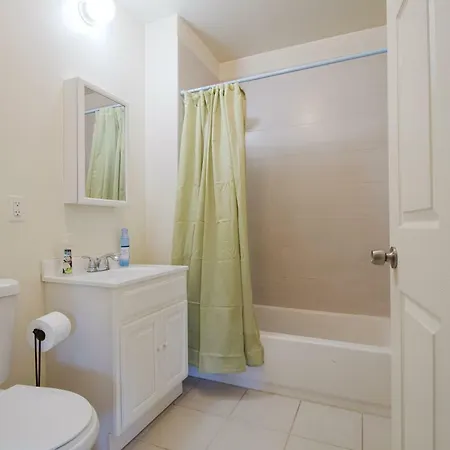 Apartment Bright Luxury Studio: Elevator,. Min To Train. New York