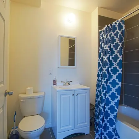 Bright Luxury Studio: Elevator,. Min To Train. Apartment